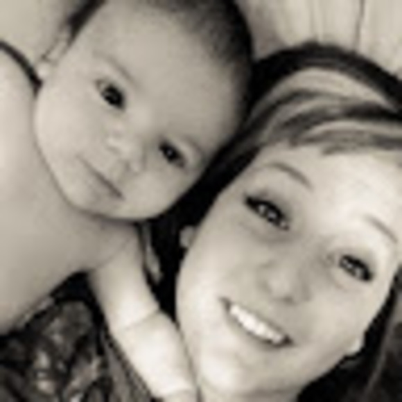 Meet your Posher, Jenn - Picture 1 of 1